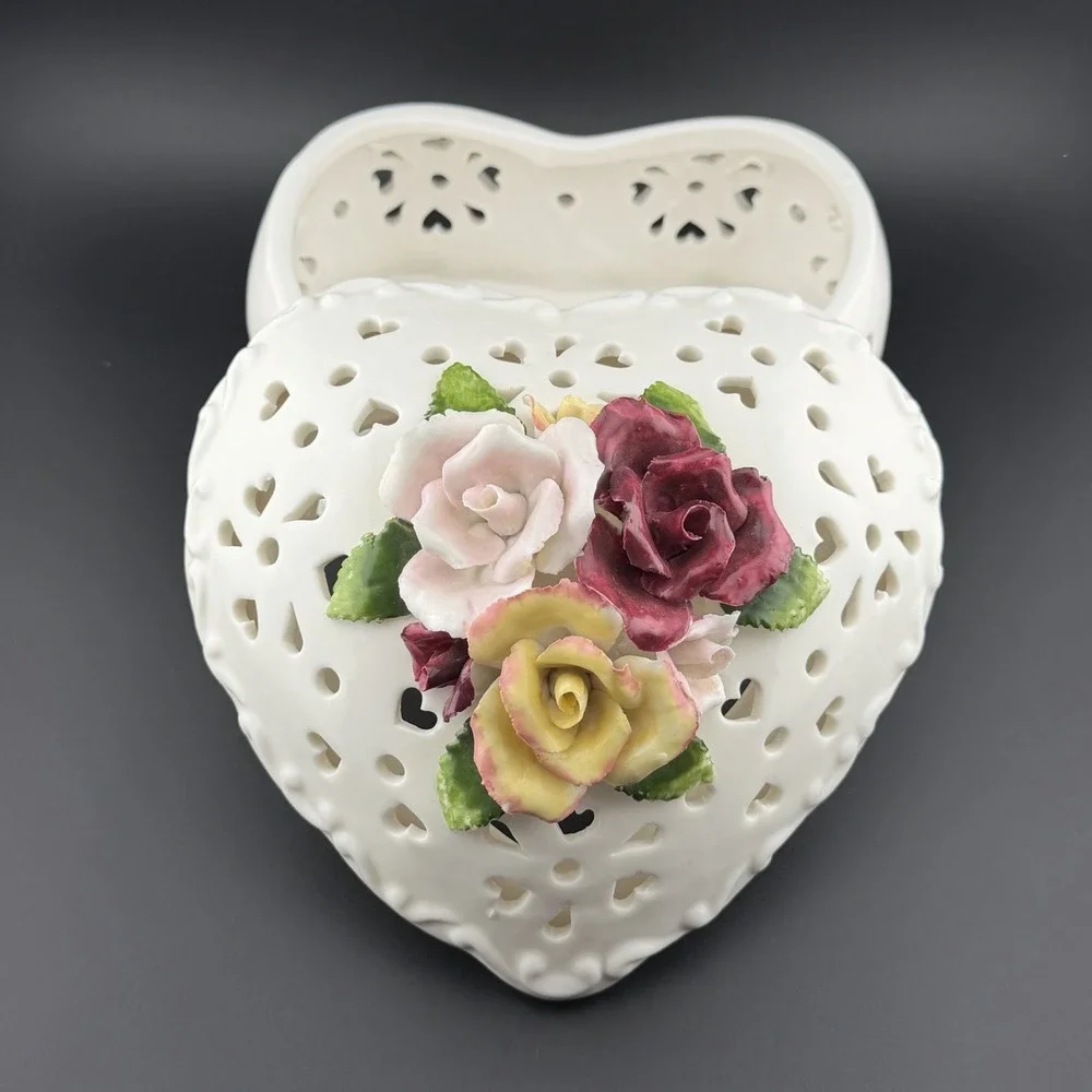 Vintage Porcelain Heart Trinket Potpourri Box Cutout Lattice Roses Excellent
